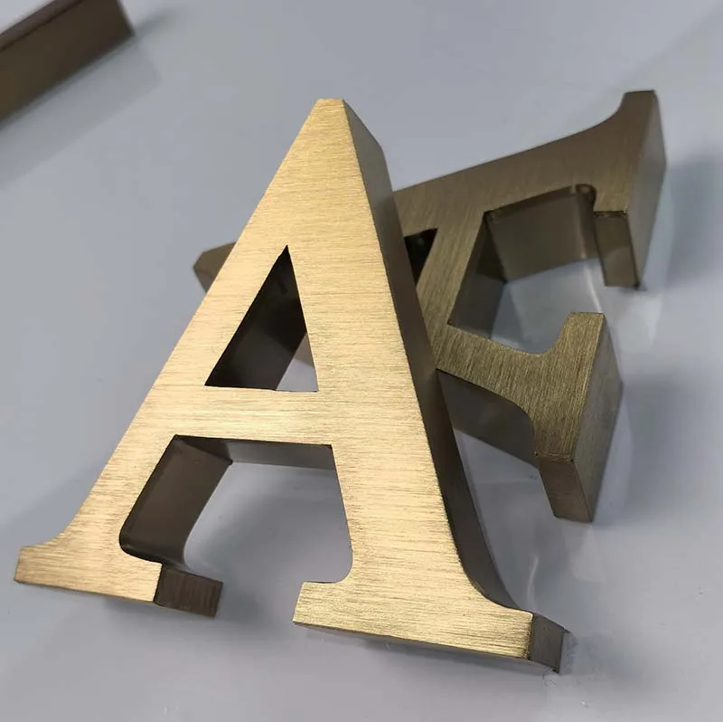 3D and halo letters